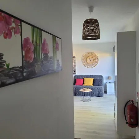 Equipe En Rez-de-jardin Entre Gard Et Ardeche Apartment