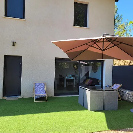Equipe En Rez-de-jardin Entre Gard Et Ardeche Apartment